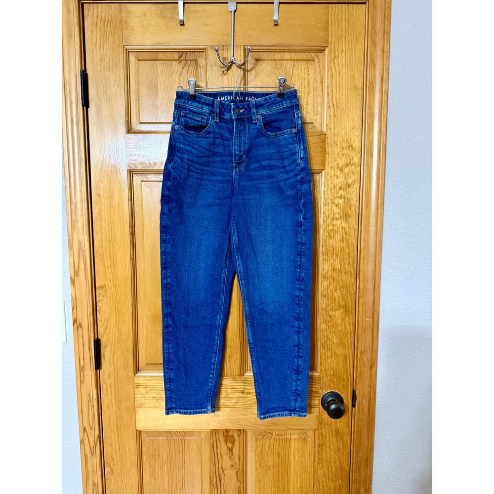 American Eagle Mom Jeans Size 2 Short Medium Wash High Rise Denim